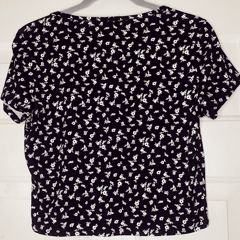 Love Wins Floral Short Sleeve Tee - Picture 4 of 5